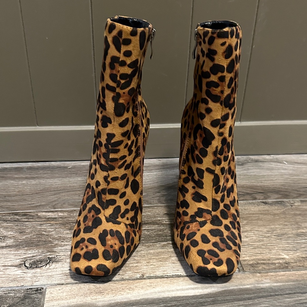 Classy Leopard Print Ankle Boots